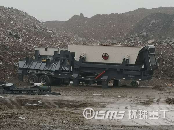 河北唐山的小型移動式建筑垃圾破碎站
