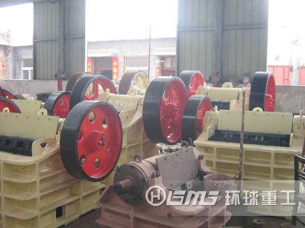 顎式建筑垃圾破碎機的四大結構