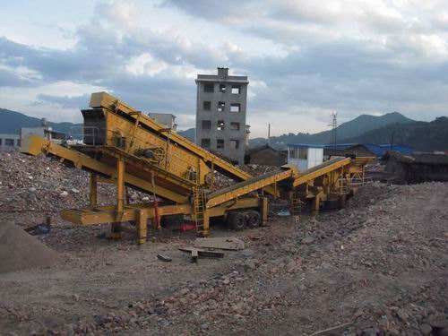 建筑垃圾破碎站設備處理城市拆遷建筑垃圾現場