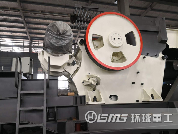 顎式破碎機配置在移動破碎站中